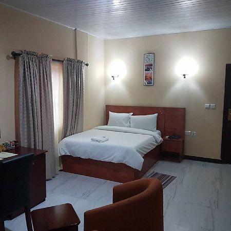 Providence Hotel Abeokuta Esterno foto