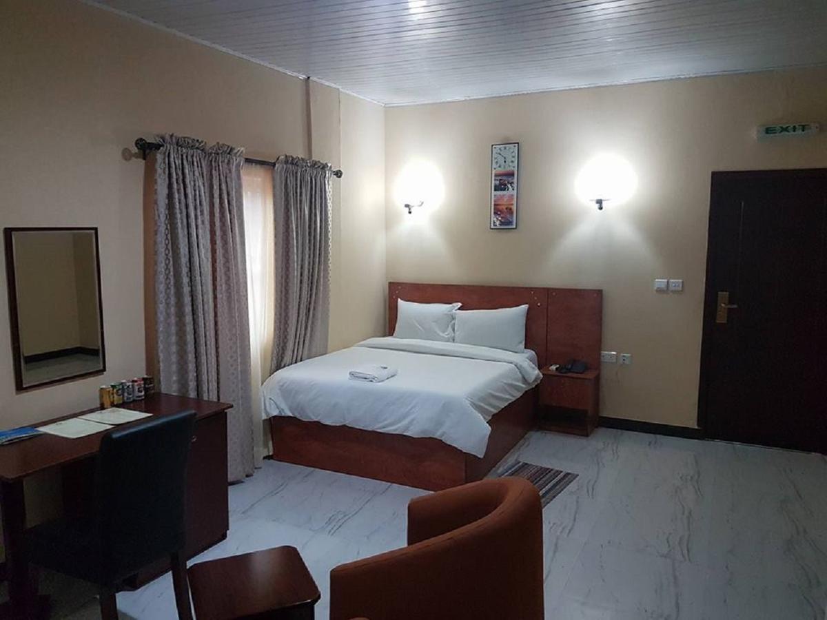 Providence Hotel Abeokuta Esterno foto