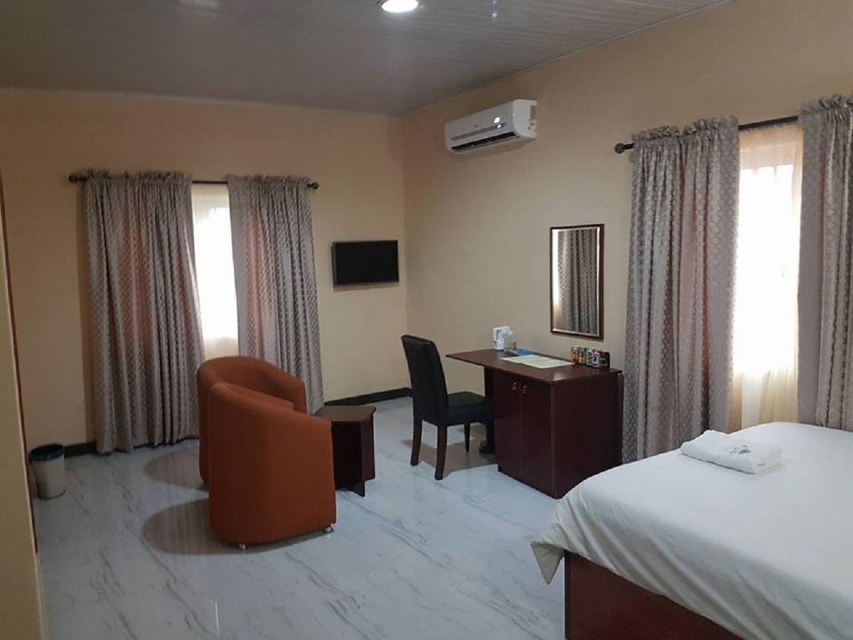 Providence Hotel Abeokuta Esterno foto